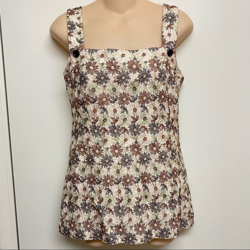 New Parallel embroidered flower sleeveless top‎ size 6.
